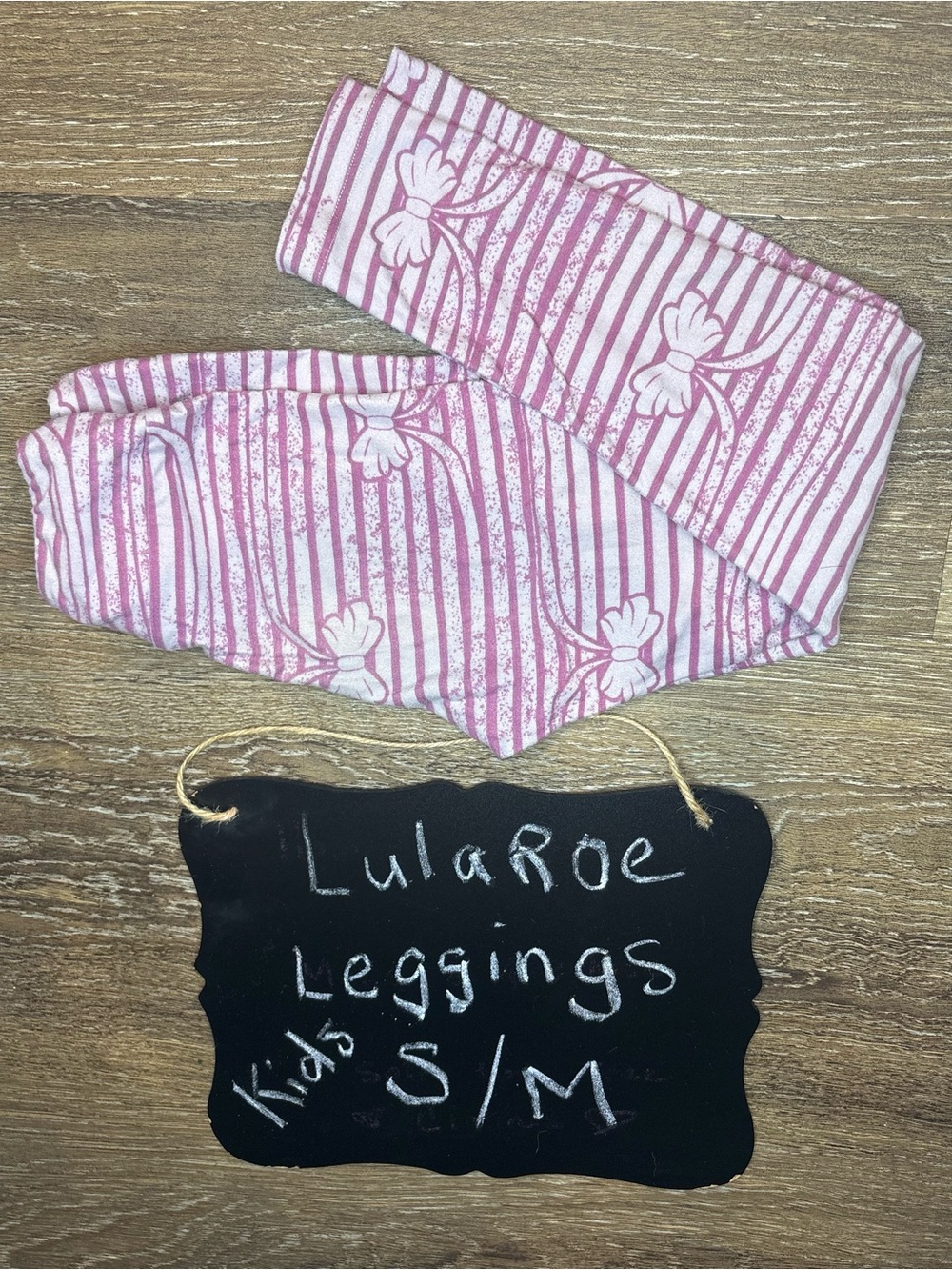 LuLaRoe Kids Burgundy & Pink Bow 🎀  Leggings